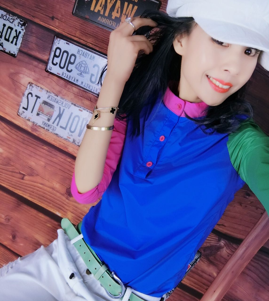 2022 European station spring and summer new women's fashion Western style color matching sunscreen bottoming shirt with candy-colored shirts on both sides