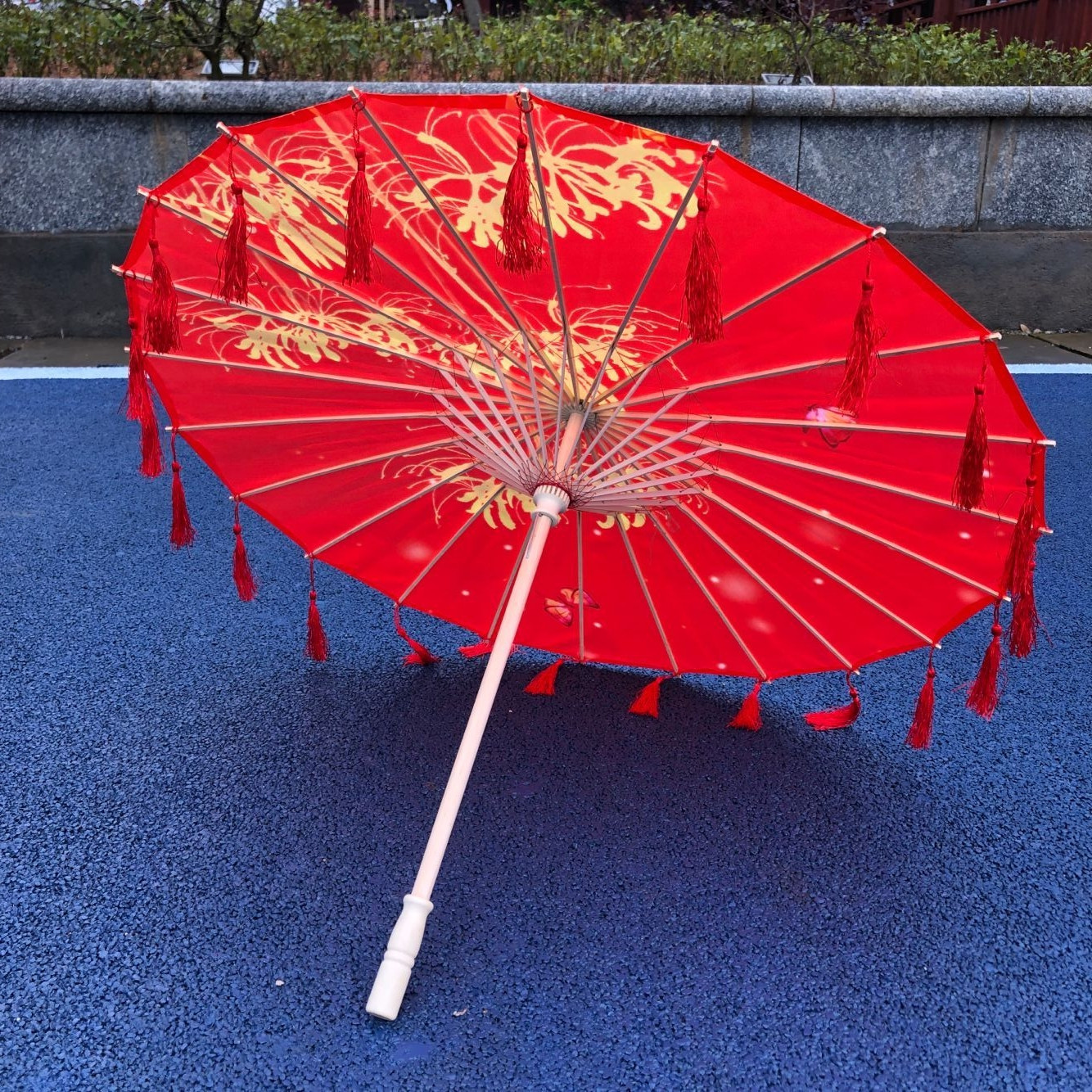 Antique umbrella flower city cos red umbrella Hanfu photo props umbrella classical Chinese style decorative umbrella ancient style tassel umbrella