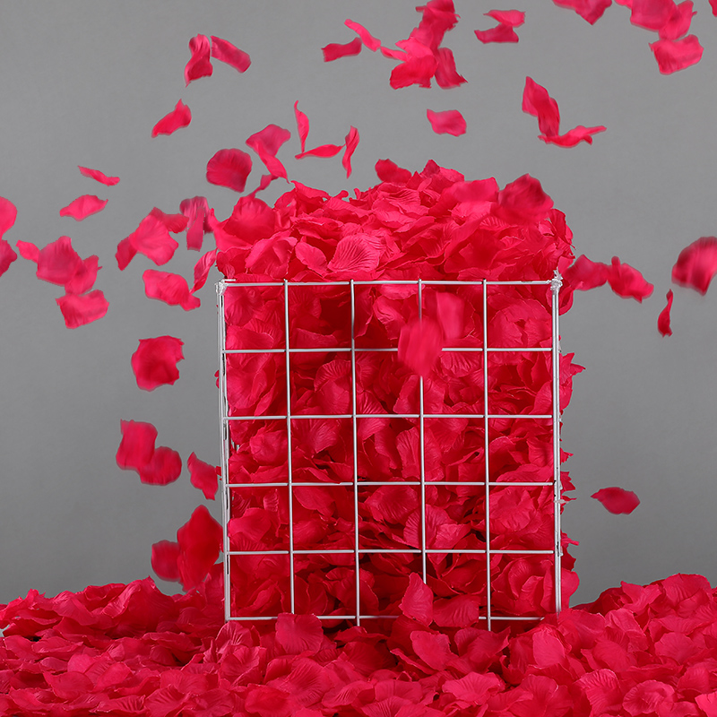 Simulation rose petal proposal confession scene decoration wedding room romantic fake flower decoration wedding hand-sprinkled petals