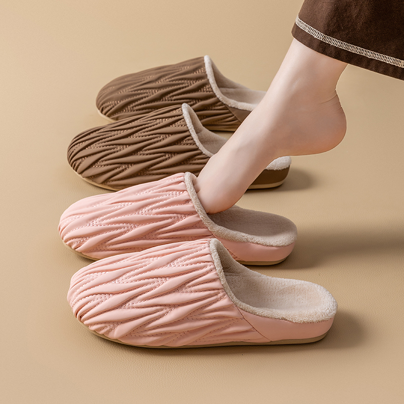 2026 New Autumn and Winter Pleated Cotton Slippers for Women, Non-Slip, Warm, Couple Cotton Slippers, Home Warm Slippers, Winter Waterproof 2026 New Autumn and Winter Pleated Cotton Slippers for Women, Non-Slip, Warm, Couple Cotton Slippers, Home Warm Slippers, Winter Waterproof
