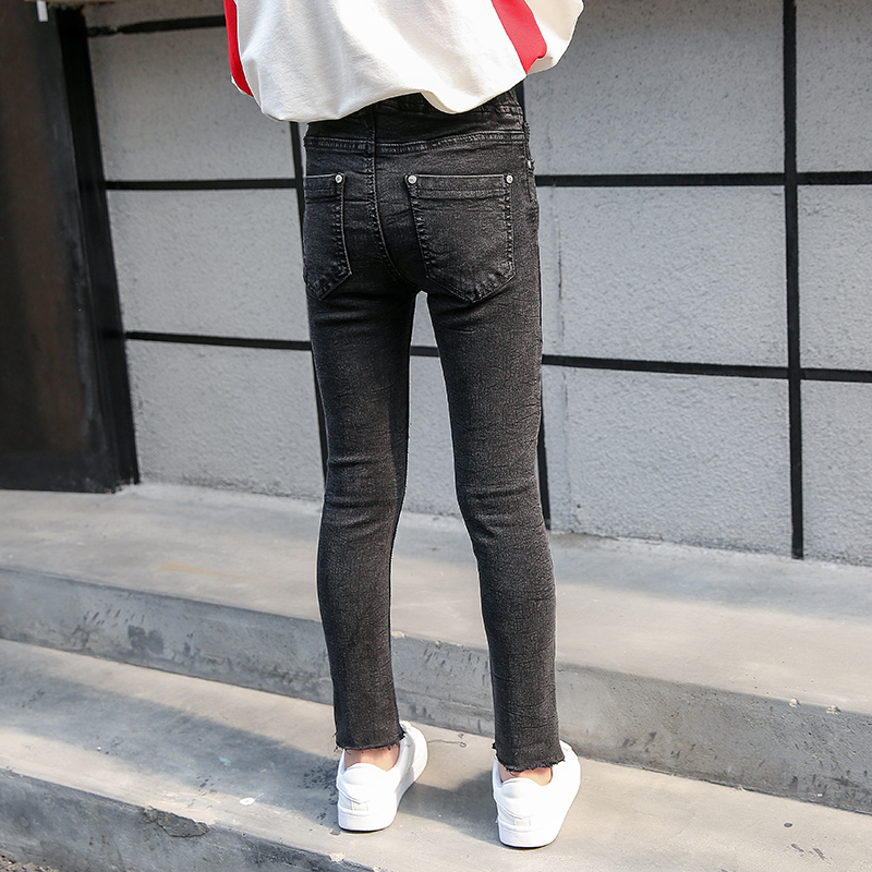 Cô gái tightpants cắt quần 2020 mới nhỏ quần jean trẻ em trong quần không khí con lớn một mùa xuân.