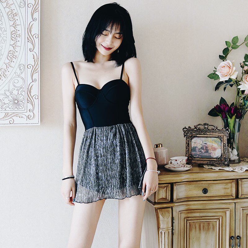 One-piece skirt swimsuit women's summer 2021 new fashion fairy belly cover thin chest sexy French seaside conservative