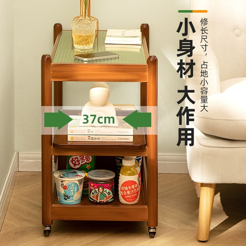 Может переместить несколько небольших столов с диванами для журнального стола и несколько простых домохозяйств.