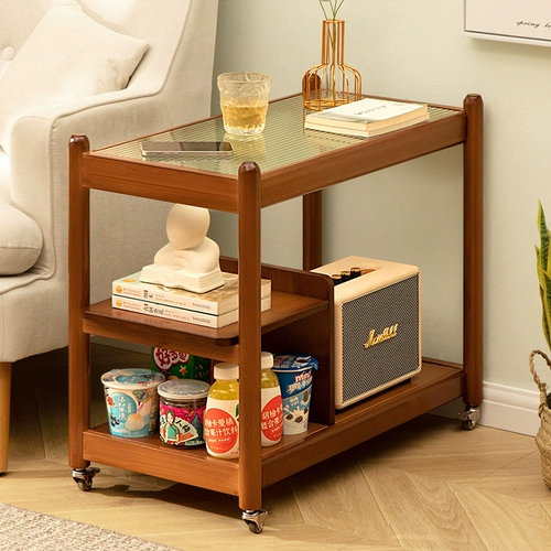 Может переместить несколько небольших столов с диванами для журнального стола и несколько простых домохозяйств.