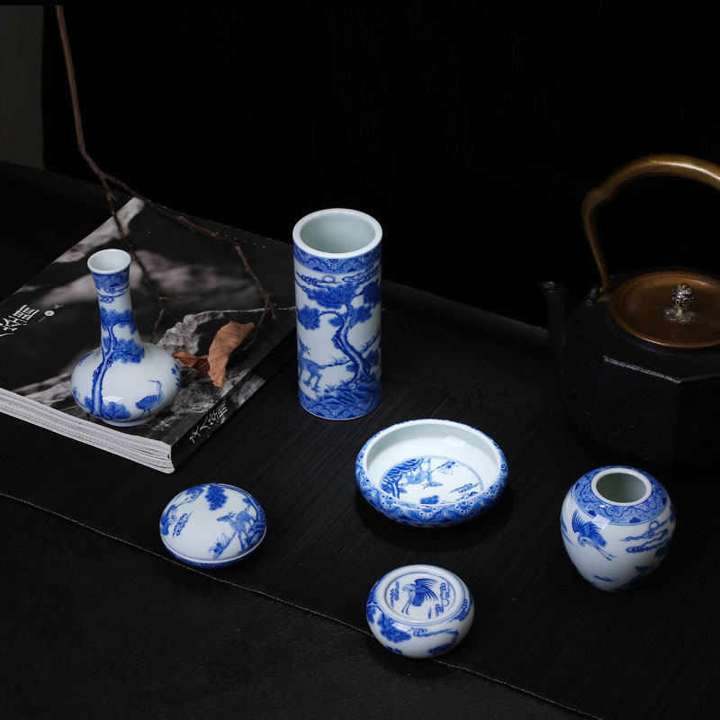 Treasure porcelain jingdezhen blue and white pine Lin LuQing fun stationery 6 times