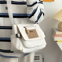 [Обновлять утолщен/довольно включен]] крышка с белой обширной крышкой