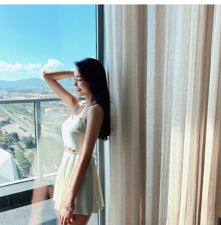 Áo tắm nữ 2018 mới siêu cổ tích nữ sinh viên mùa xuân nóng bỏng kết hợp áo tắm mùa đông bảo thủ che bụng áo tắm mỏng - Bộ đồ bơi One Piece bikini liền thân màu đen