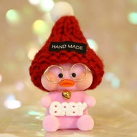 Сидеть розовая утка красная наклейка шляпы с буквами (ключевая палочка)