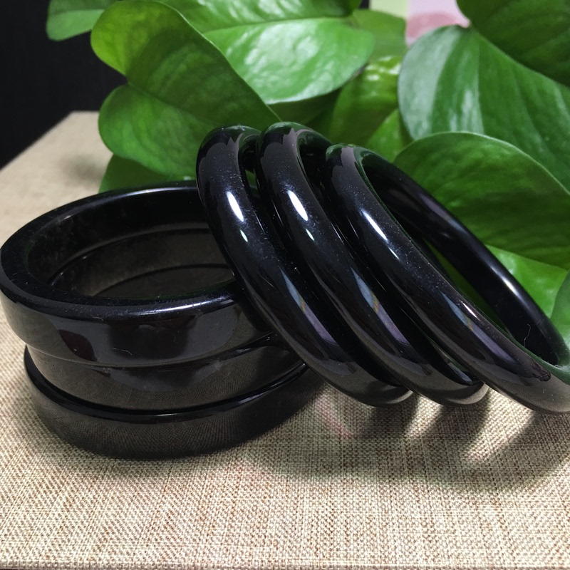 The Shopkeeper Recommends Natural Obsidian Bracelets, Square Bracelets, Regular Bracelets, Popular Couple Models, High-Quality New Models The Shopkeeper Recommends Natural Obsidian Bracelets, Square Bracelets, Regular Bracelets, Popular Couple Models, High-Quality New Models