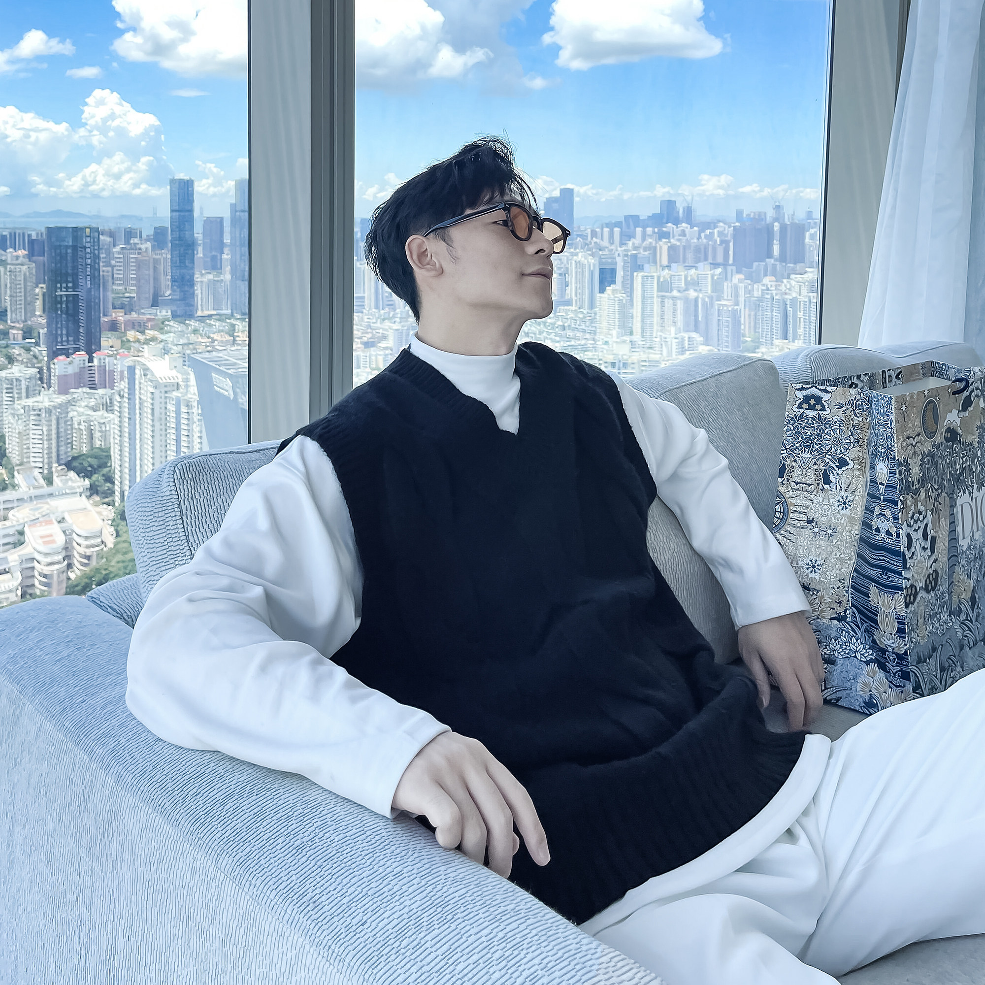 (VERA KANE) Korean ins autumn casual college style V-neck waistcoat vest loose knitted vest trendy men