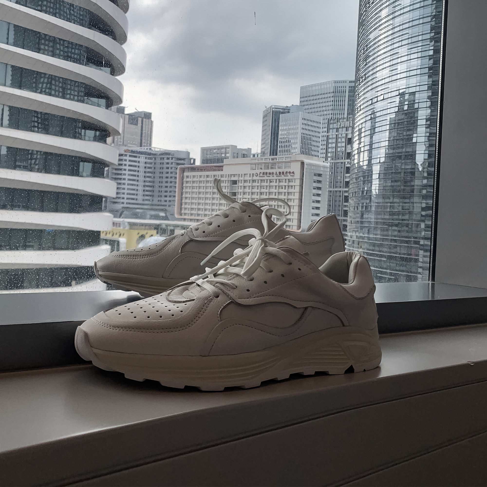 (VERA men) Korea summer ins breathable sports casual shoes men's wild trendy shoes father shoes White