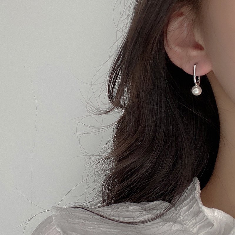 Foreign Pie Small Pearls 9 2 5 pure silver personality design rectangular short section ear button delicate rose gold earbuke