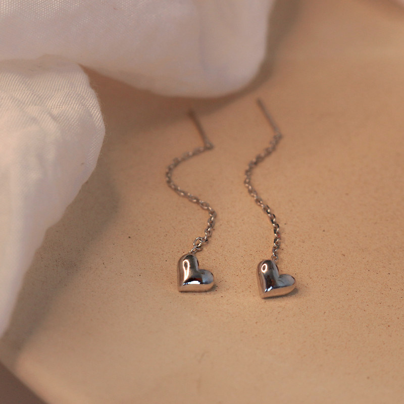 Specially recommended small heart-shaped earrings 925 sterling silver cute and exquisite short earrings gentle and versatile female ears