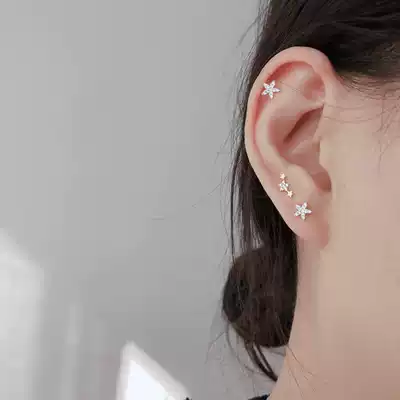 Super mini star small ear earrings 925 sterling silver ear bone wild earrings female exquisite simple cute earrings Korean version