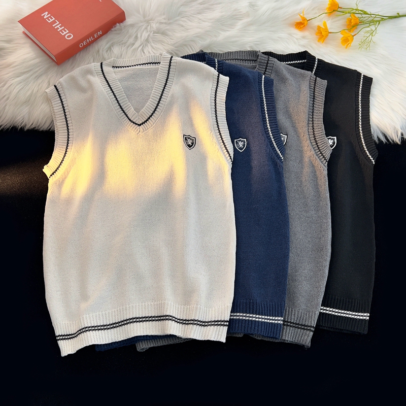 Solid Color Vest V-Neck Knitwear Vest for Men and Women, Simple Loose-Fitting Bf Sleeveless Sweater Vest Outerwear Vest Top Solid Color Vest V-Neck Knitwear Vest for Men and Women, Simple Loose-Fitting Bf Sleeveless Sweater Vest Outerwear Vest Top