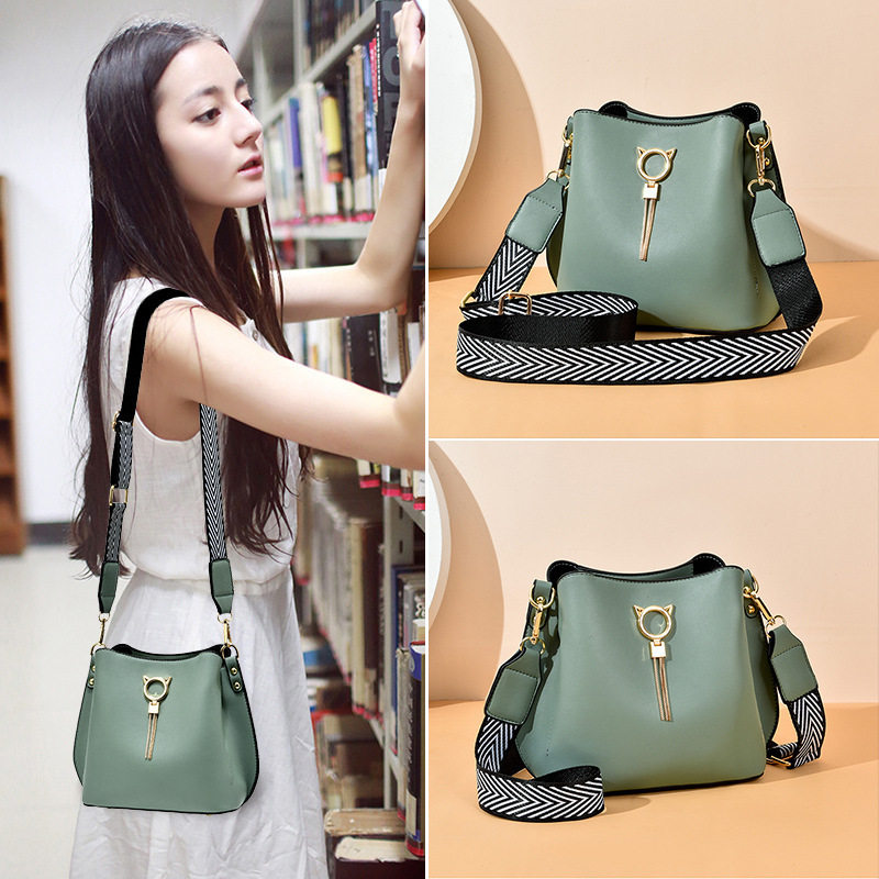 Shanghai Spot Warehouse Guest for Withdrawal Cabinet Qingpu District Ottles Discount Officer Net Pet Bucket Bag Women Bag