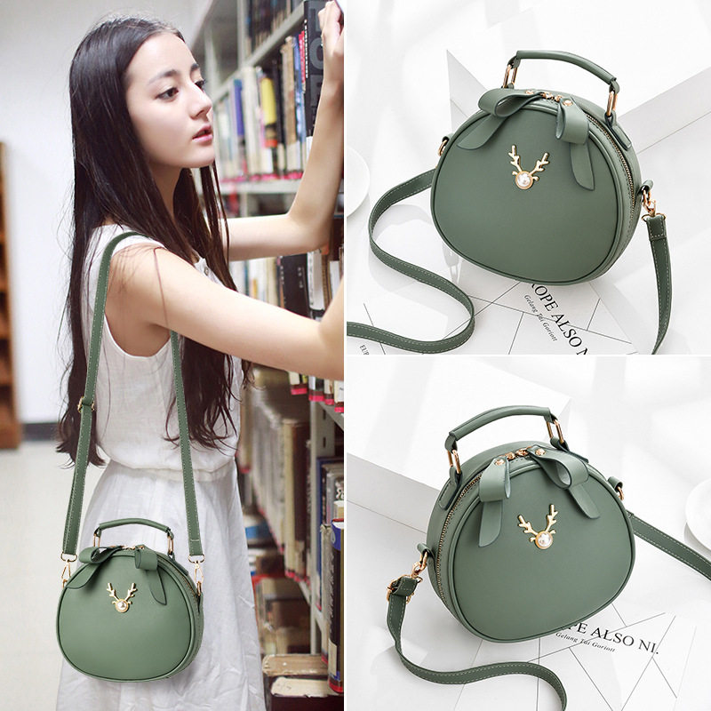 Shanghai Spot Warehouse Guest for Qingpu District Ottles Discount Fashion Circular Hand Pets Oblique Satchel Women Tide