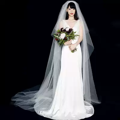 2021 New satin slim slim bridal wedding dress dress silvery simple travel shoot female go out yarn