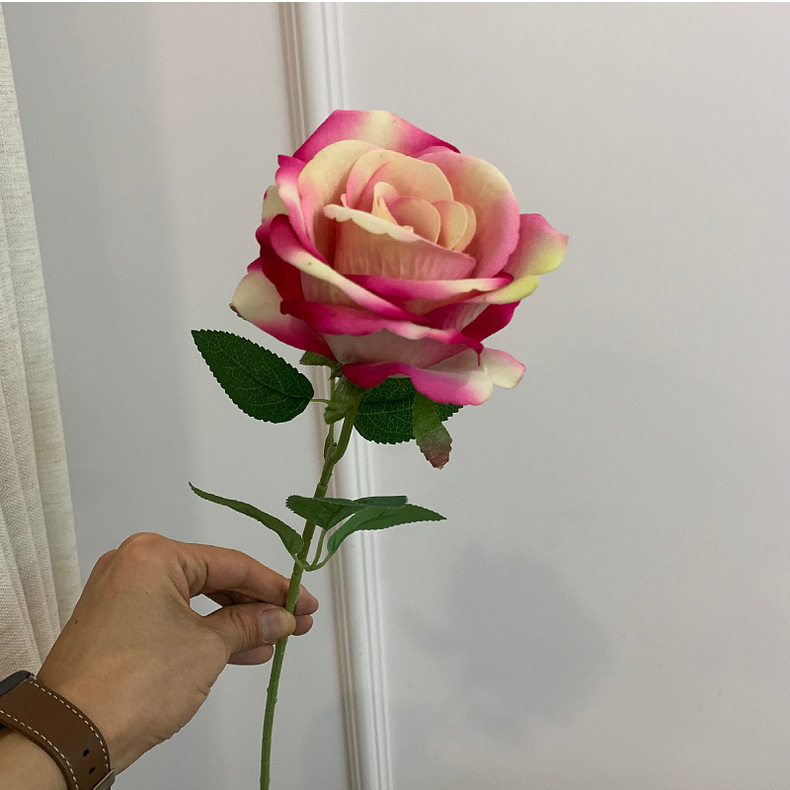 仿真花玫瑰花2025新品高档法兰绒玫瑰假花客厅婚礼装饰插花花艺详情5