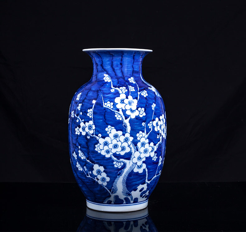 Jingdezhen ceramic Chinese antique blue and white porcelain vase furnishing articles home sitting room porch TV ark, study adornment