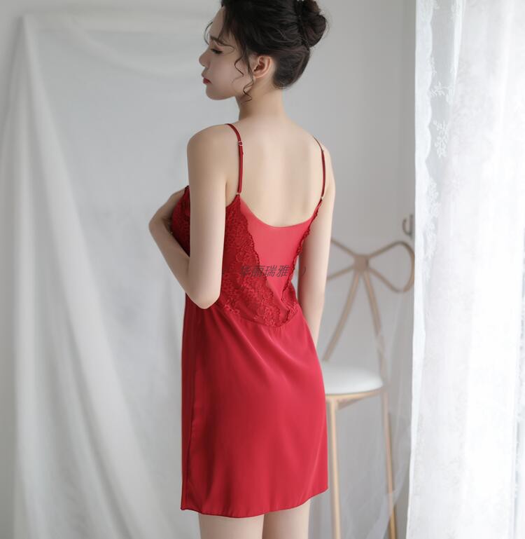 Váy ngủ gợi cảm nữ mùa hè nóng người lớn băng lụa dây đeo ngực pad đồ ngủ gợi cảm đầm ngủ dễ thương