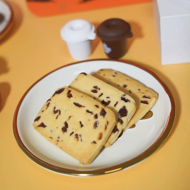 [Official Authentic Product] Shanghai International Hotel Butterfly Pastry Gift Box Souvenir Specialty Biscuits Small Butterfly Pastry Tin Box