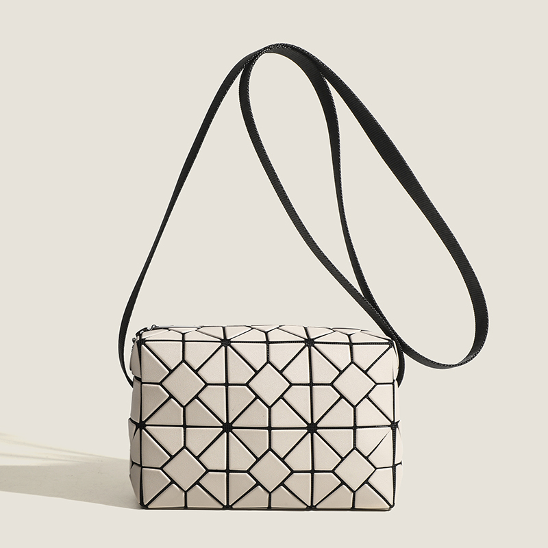 Spring/Summer 2026 New Cupid Small Box Women's Bag Mini Small Square Box Fashion Phone Bag Single Shoulder Crossbody Bag