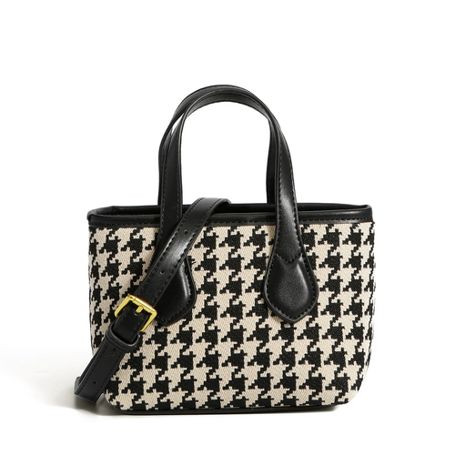 Небольшая дизайнерская сумка через плечо, трендовая универсальная сумка на одно плечо, тренд сезона