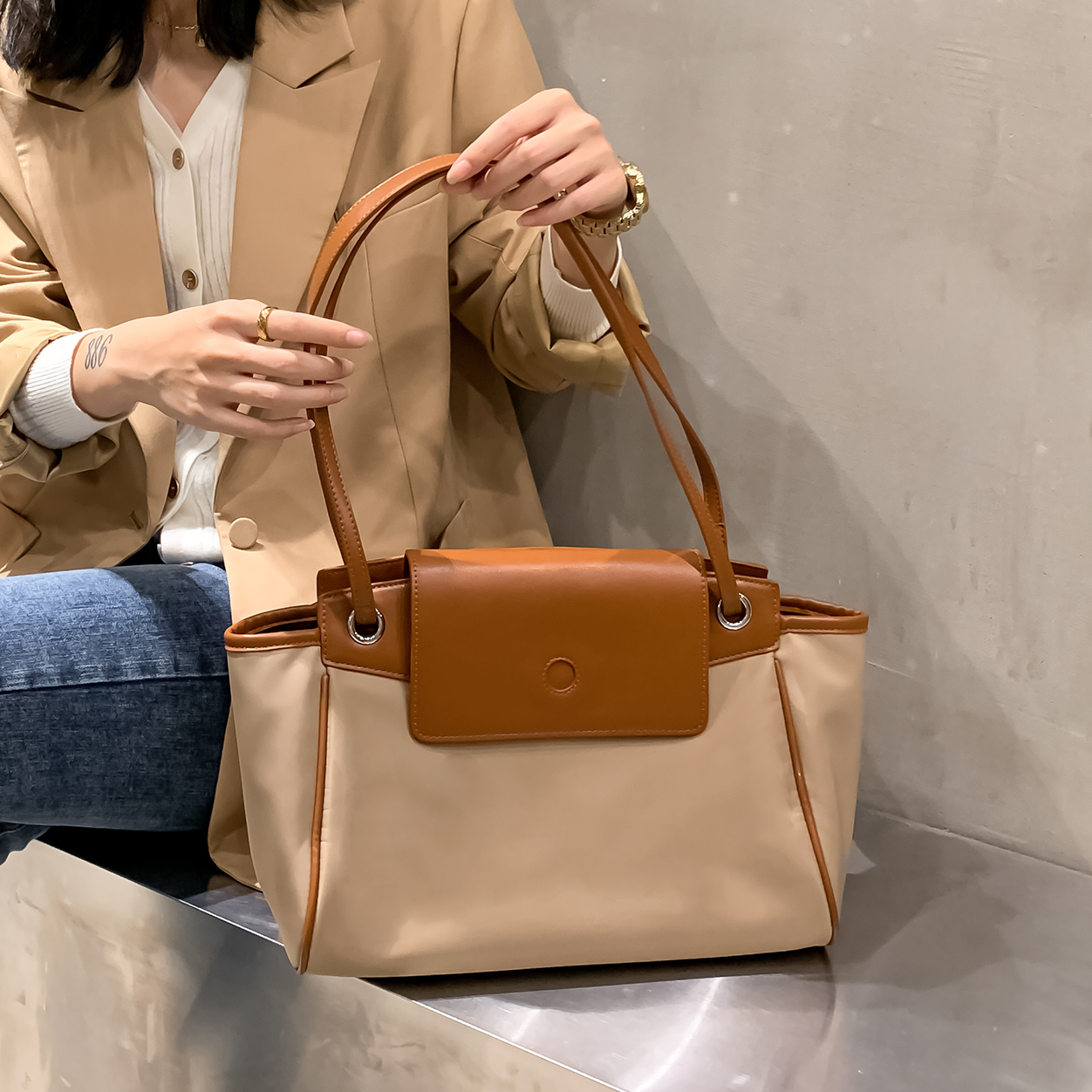 Japan ビッグブランド Official Flagship Tote Bag Women 2022 New One Shoulder Cross Bag Soft Leather Mobile Phone