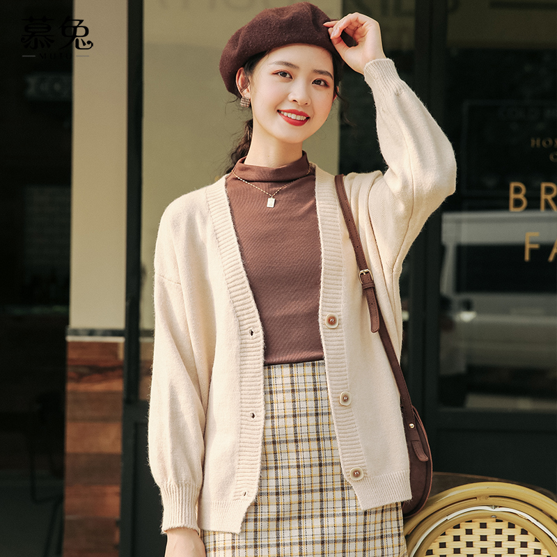 Mu thỏ v cổ áo dệt kim áo nịt áo khoác nữ mùa xuân và mùa thu 2020 mới của Hàn Quốc phiên bản của loose-fitting rộng thùng thình gió lười biếng áo len áo khoác