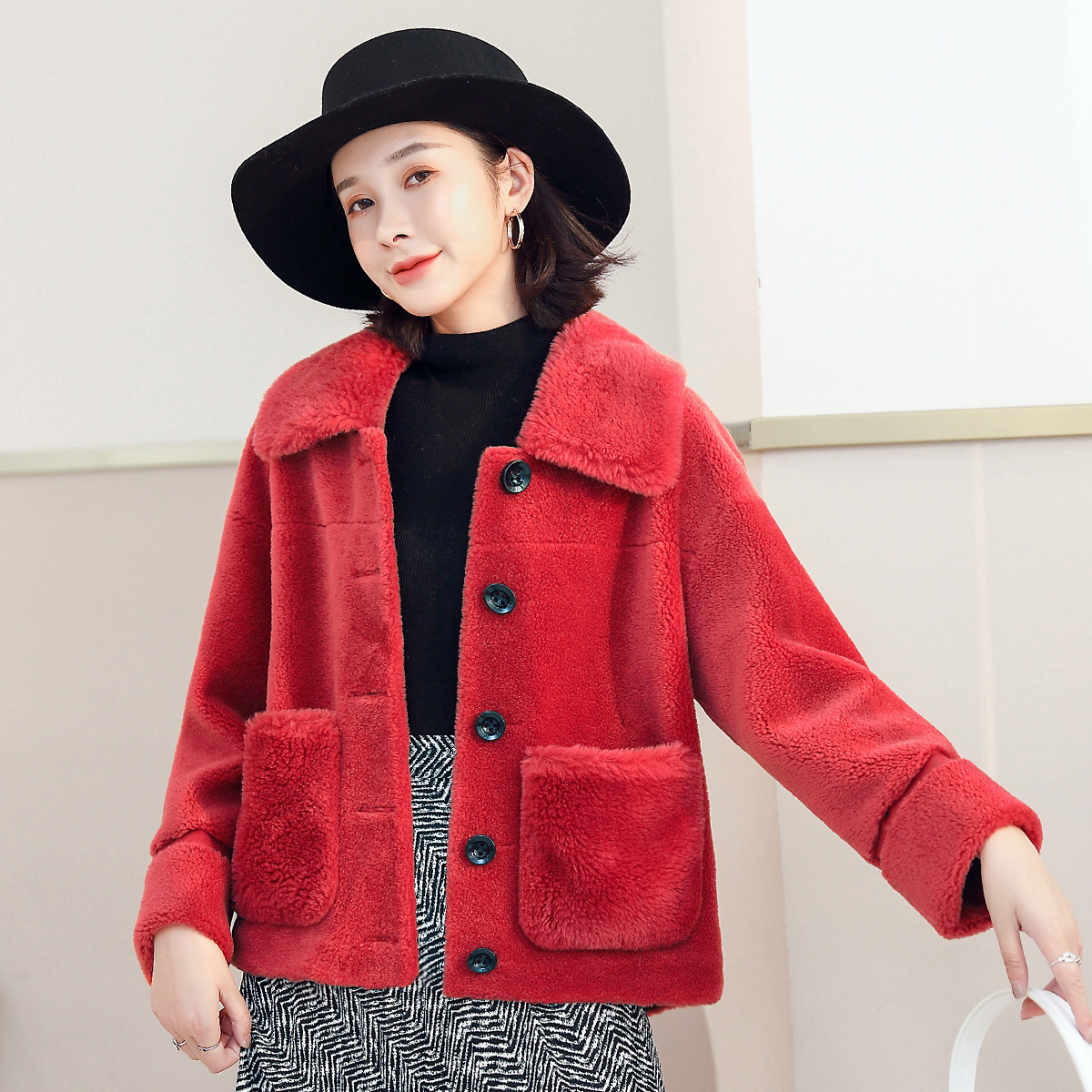 2020 ngắn một lông hạt áo lông len phức tạp nhỏ mùa xuân mới áo cashmere nhung của phụ nữ