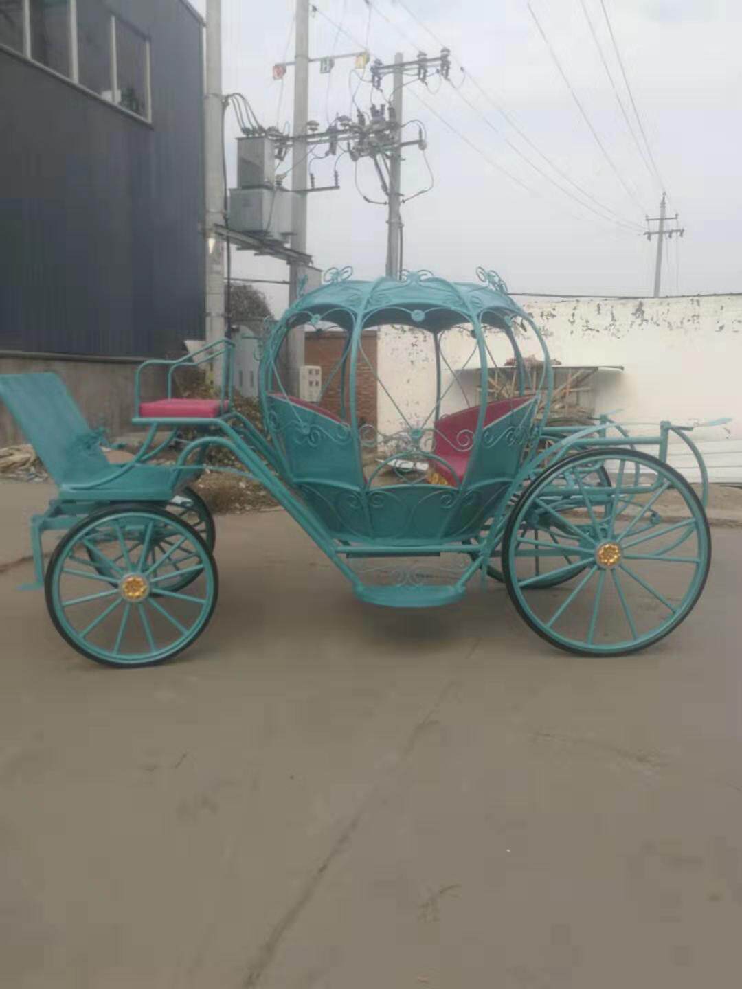 European style elegant pumpkin carriage Scenic area tour sightseeing carriage Wedding Wedding exhibition Reception carriage can be customized