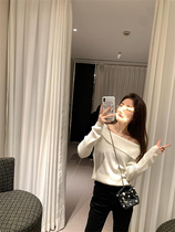 2022 Early spring Tay Girls Shoulder Sweater Female Spring Ocean Gas Black Long Sleeve Knitted Blouse