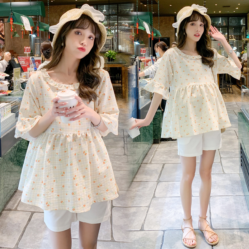 Maternity suit summer two-piece fashion Korean version of the new age-reducing Western-style doll shirt top Belly shorts