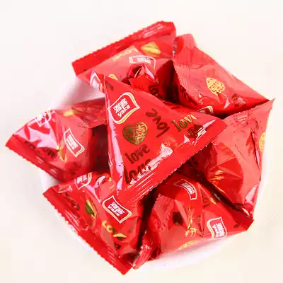 Yake festive fudge 500g about 30 triangular packs of candy Wedding celebration candy bulk wholesale