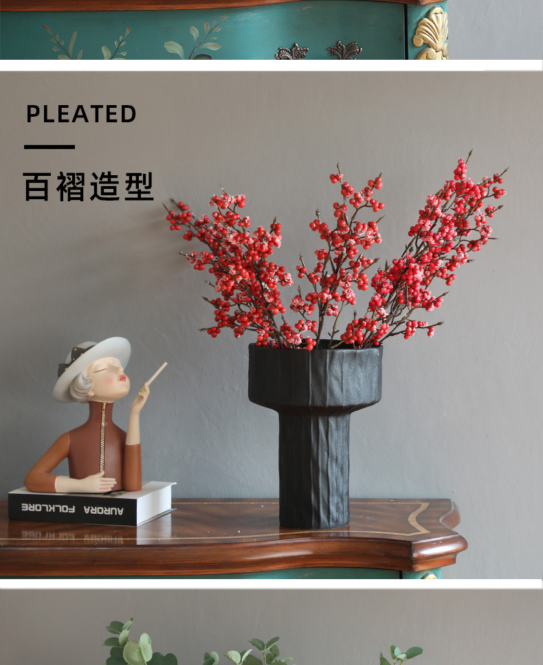 Contracted light key-2 luxury black and white ceramic blade mountain flower implement furnishing articles between example sitting room tea table desktop receive round tray