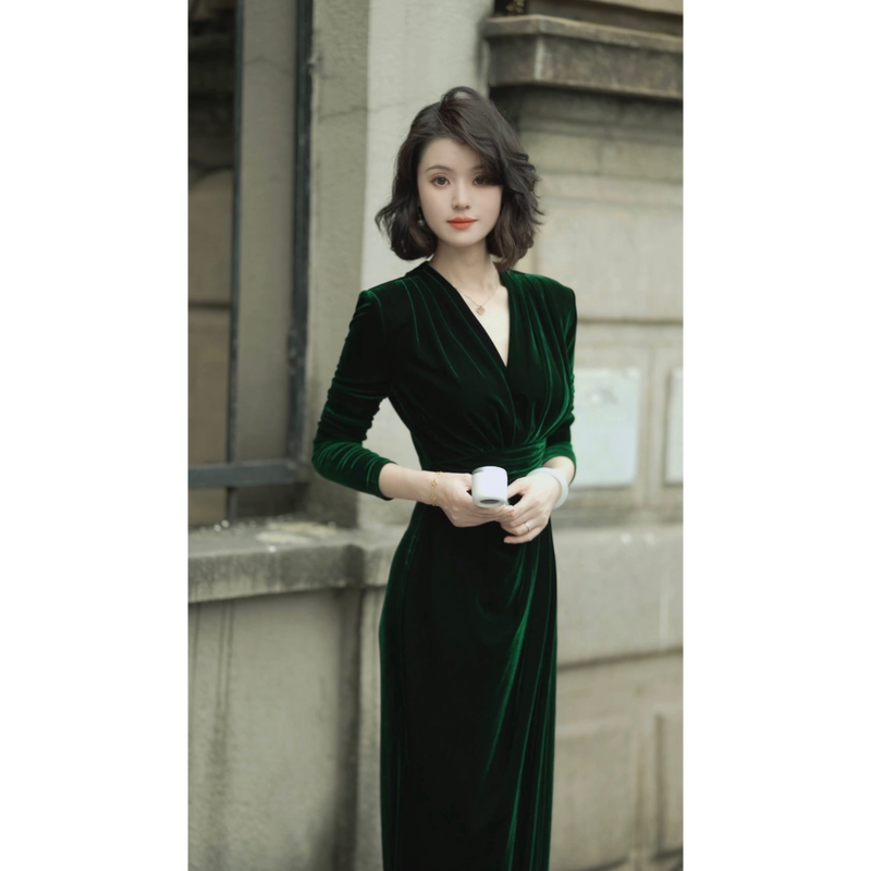 Cai Cai Jia [Love in Berlin] Original Design, Elegant and Sophisticated Green Slim-Fit Dress That Makes You Look Slimmer and More Intellectual