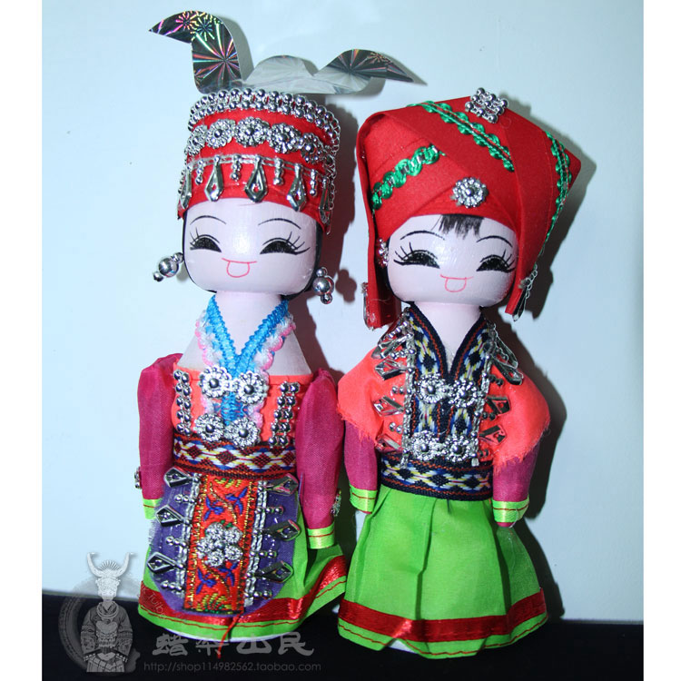 Guizhou Yellow Fruit Tree Tourism Terrafic Ethnic Doll Featured Handicraft Wedding Celebration Doll Pair of RMB15  2