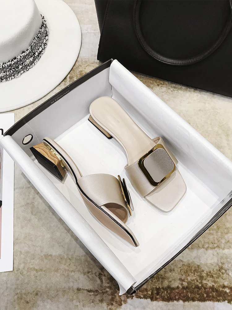 Hong Kong sandals women 2021 new summer thick with temperament gentle wild fashion wear a word drag ins