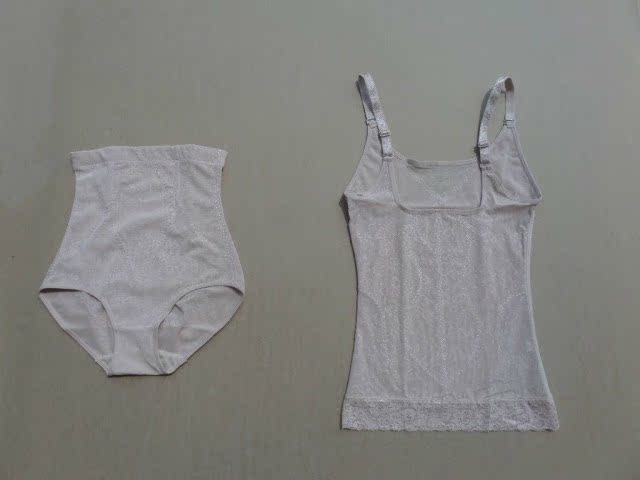 Cơ thể hình chia phù hợp với bụng bụng và hông để nhận được một corset dạ dày corset