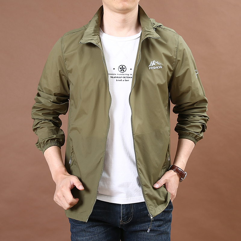 Jeep khiên nam Casual lớn Mã Loose Coat Men 2020 Summer Hood Elastic ngoài trời Kem chống nắng Skin Tide