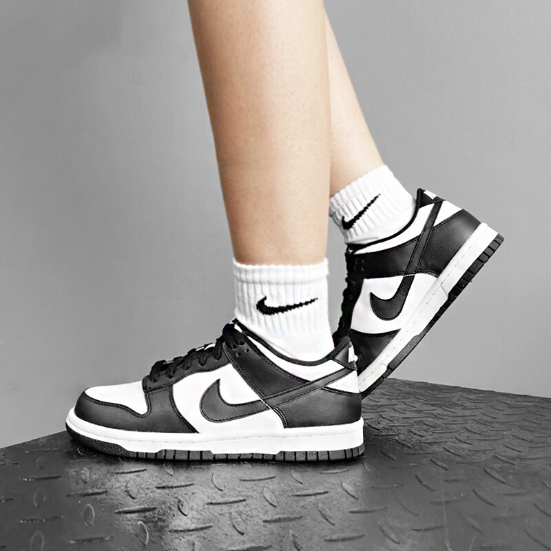 Nike Women's Dunk Low-Top Classic Black and White Panda Sports Casual Shoes Dd1503-101