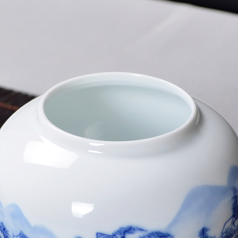 The Crown, jingdezhen ceramic tea pot POTS sealed as cans of canned 270 grams of blue and white porcelain "tieguanyin" home