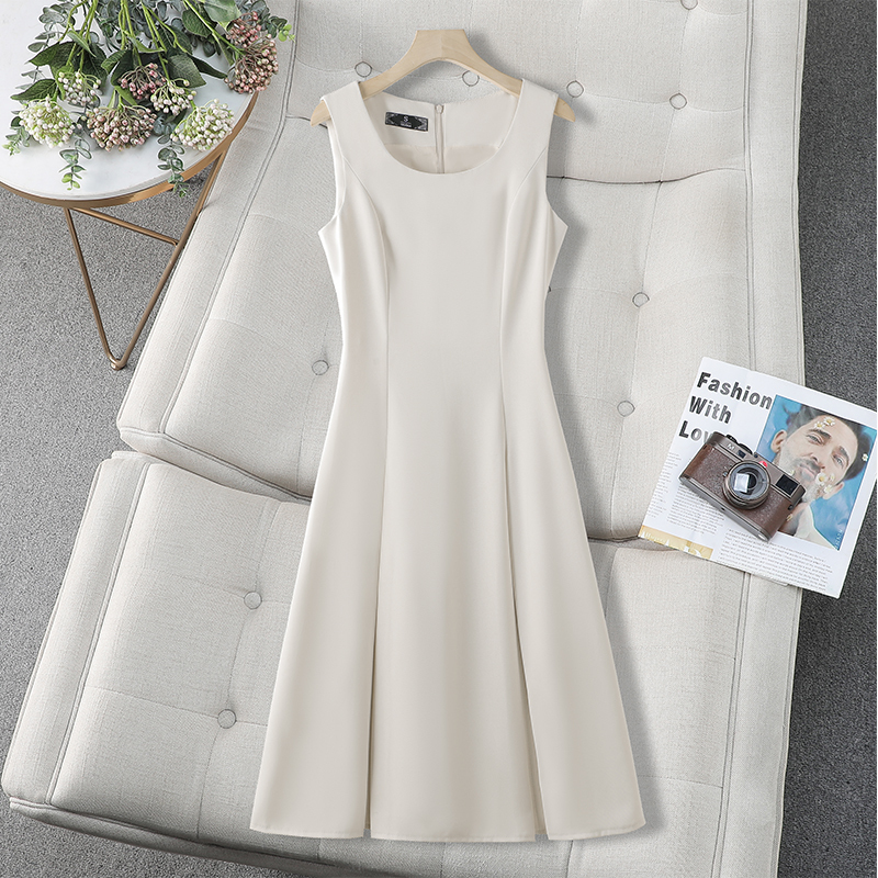 Off-White Dress for Women, Summer 2026 New Style, Elegant Sleeveless Mid-Length Dress, Slim Fit, Inner Tank Top Dress