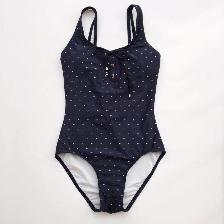 British style American 2019 new hip thin new one-piece swimsuit cover the pair of breast repair waist European and American women's swimsuit