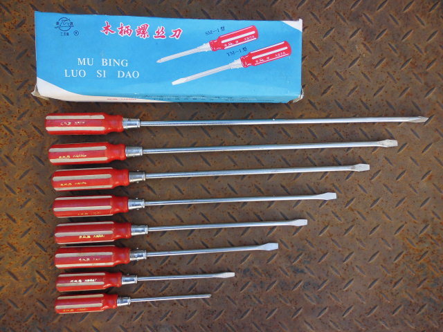 Nineties old goods extra large wooden handle screwdriver wooden screwdriver 14 inch 16 inch 18 inch large screwdriver