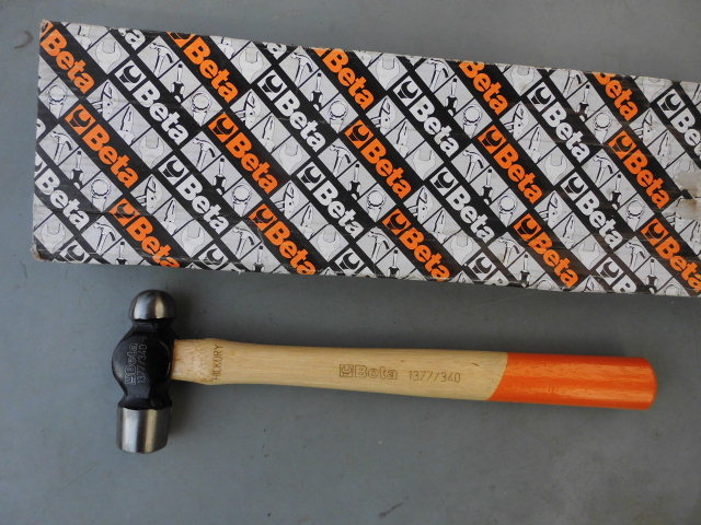 Inventory imported Italian BETA Baita round head hammer wood handle tit hammer large, medium and small hammer hammer forging hammer