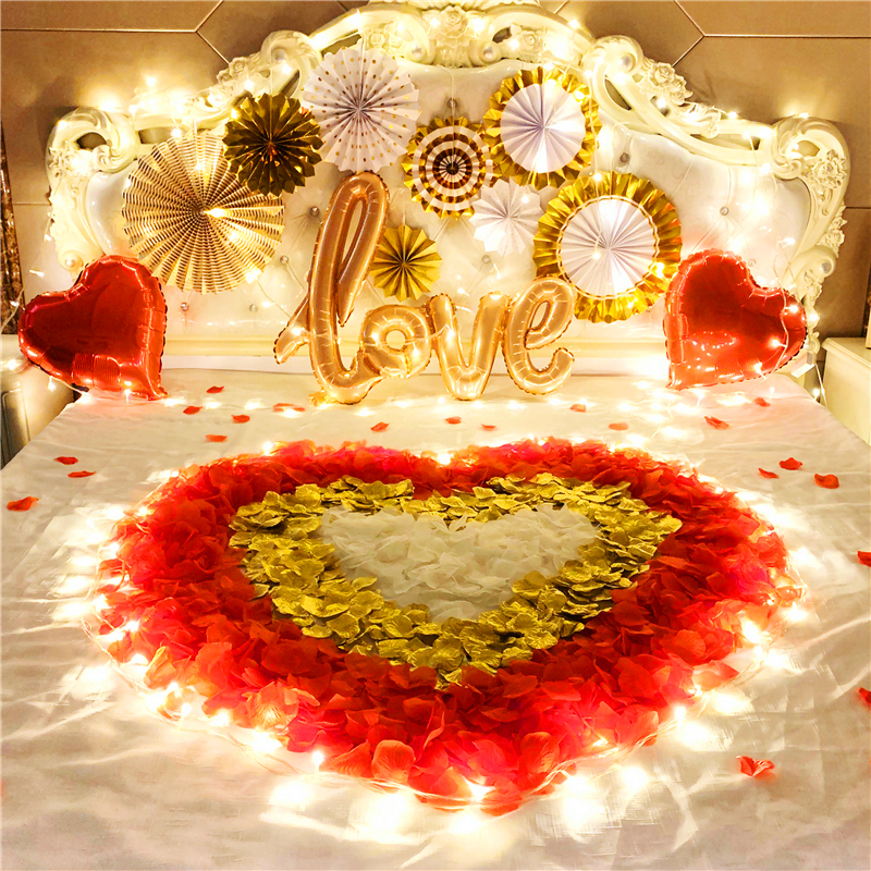 Rose petals confession decoration manufacturing Romantic proposal Couple surprise Anniversary birthday room bed decoration