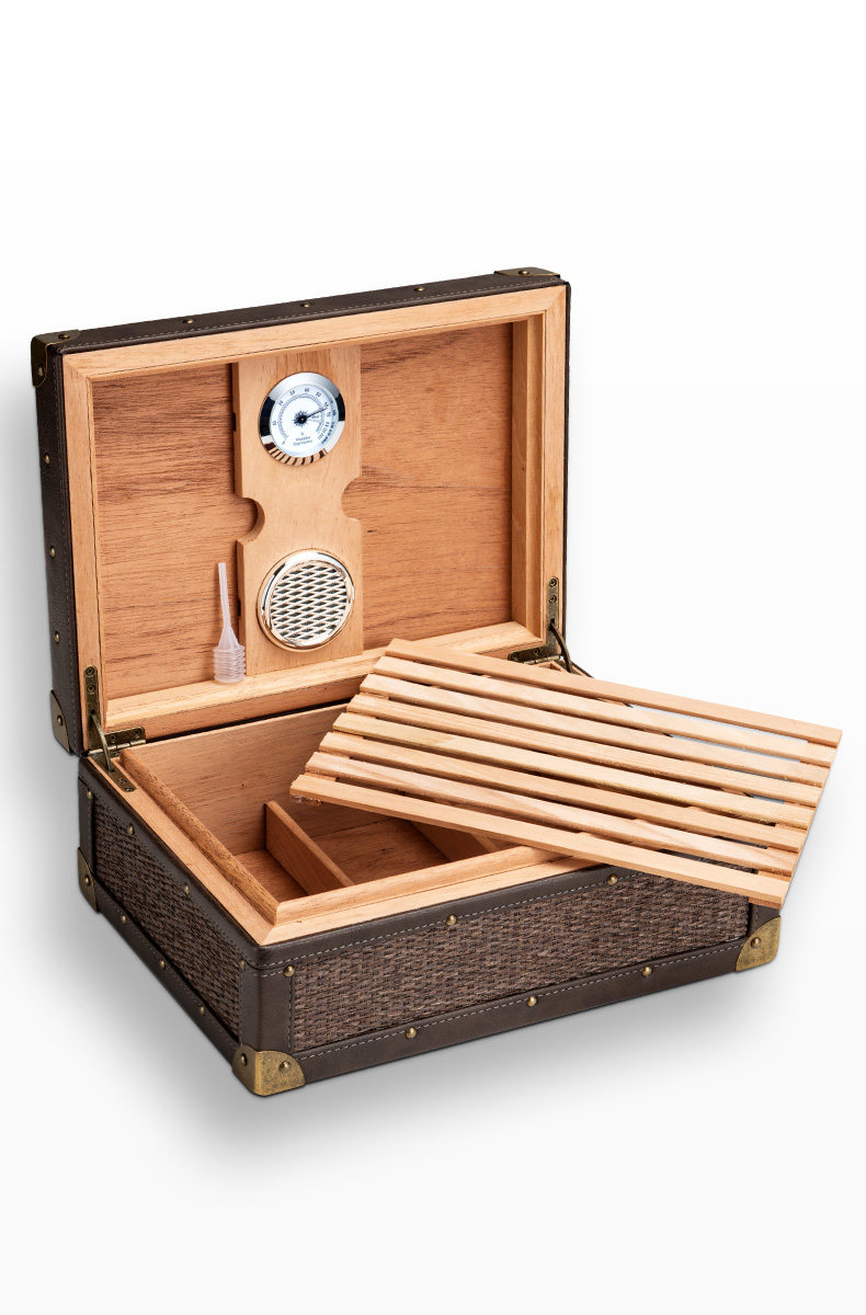 CH-3088 Cigar Box_17.jpg