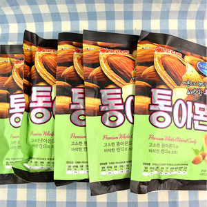 Korean food imports snacks holliyou almond candy 90g bags almond milk candy wedding candy